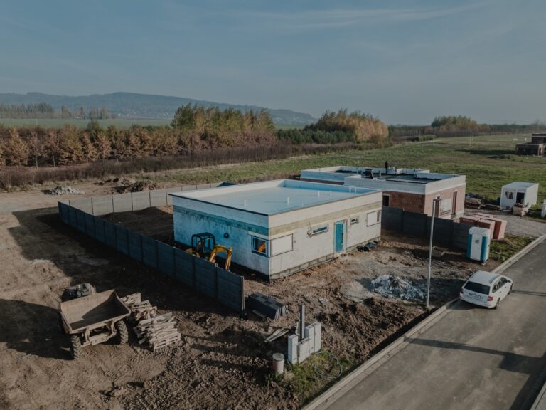 Realizace hrubé stavby, stavba rodinného domu Holešov, nadsadová - stavební pozemky v Holešově - Stavební firma Holešov, SIVAP 2024